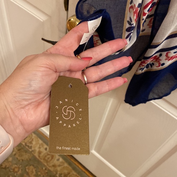 Flowy Paisley Printed Kimono - Picture 5 of 5